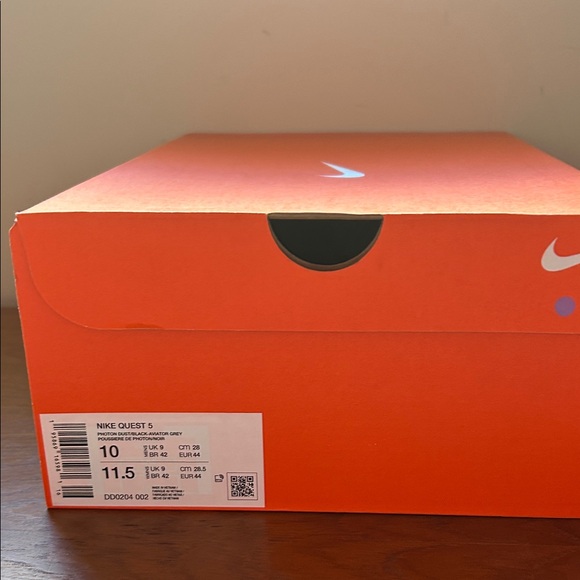 Nike Quest Athletic Shoes NWT - Picture 4 of 5